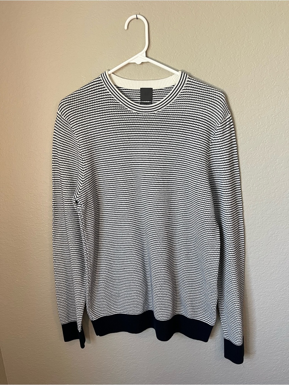 H&M Premium Cotton Men’s Medium Black White Striped Knit Crewneck Sweater Preppy